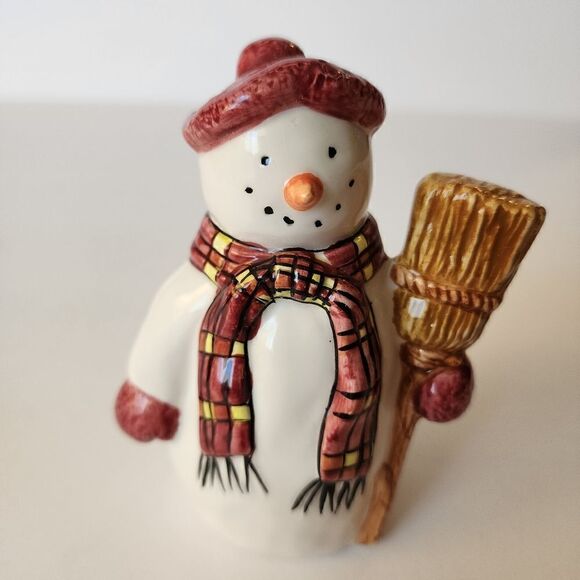 Sakura Ceramic Handpainted Snowmen Salt and Pepper Shakers - Picture 4 of 8